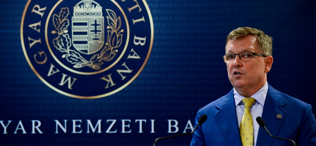 Egyszerre 20 festményt vesz a Magyar Nemzeti Bank