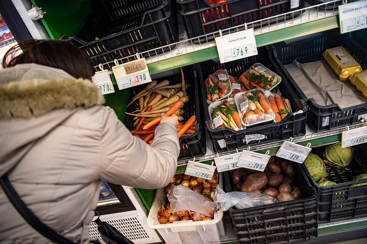 Nyolcéves csúcson az infláció, és legfeljebb a lassabb drágulásban lehet reménykedni