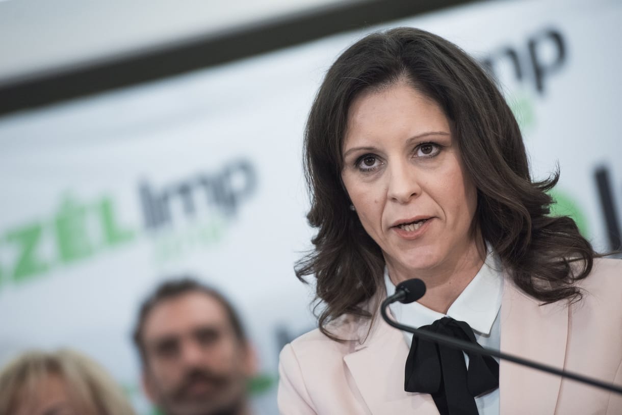 Szél Bernadett: 