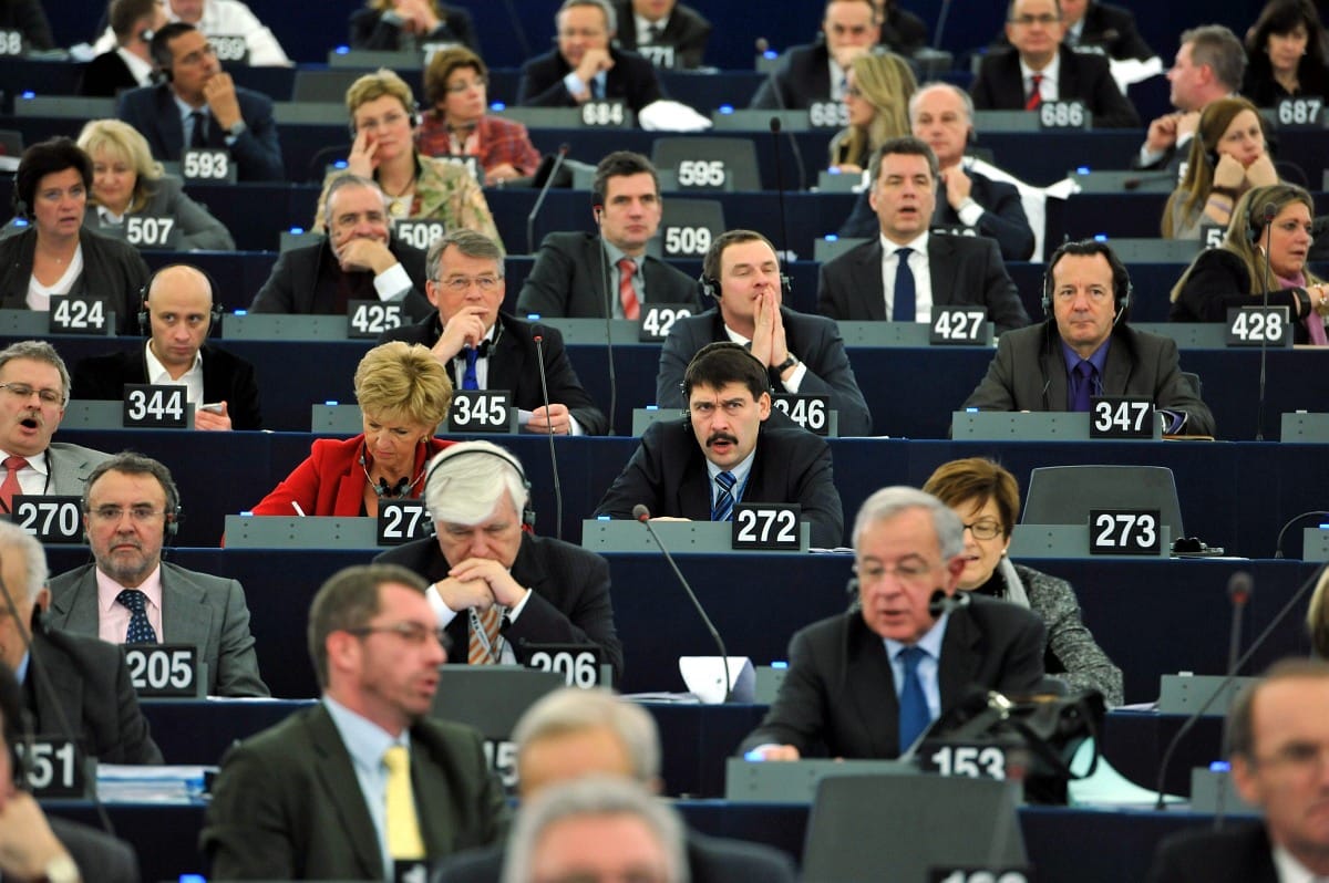 Óvó bácsit kellett játszania a néppárti képviselőnek a magyar delegáltakkal