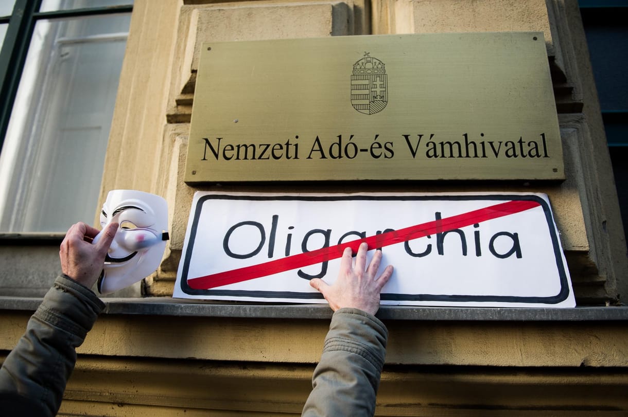 Csúszik az adóhatóság emberarcúvá alakítása