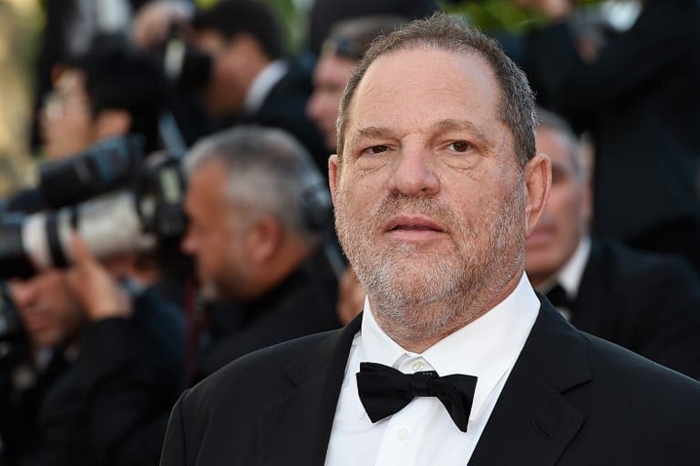 Szabadulnak a demokraták a zaklató filmproducer pénzétől