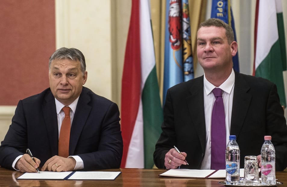 Süddeutsche: Orbán a megosztó mester, Botka a szelíd óriás