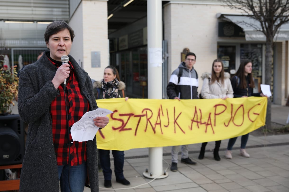 Akárki is nyeri a választást, ha az új kormány sem tesz azonnali lépéseket, a tanárok folytatják a tiltakozást