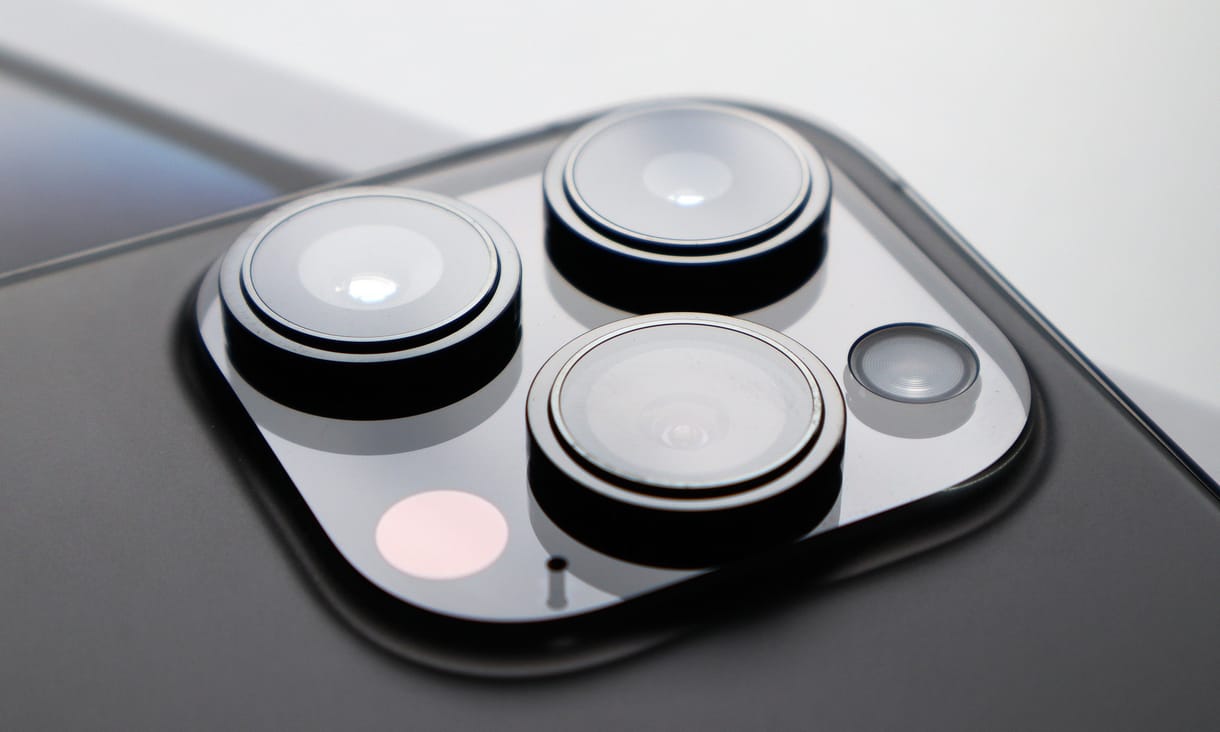 Elmérgesedőben van az amerikai-kínai viszony, az Apple pedig több lábon akar állni