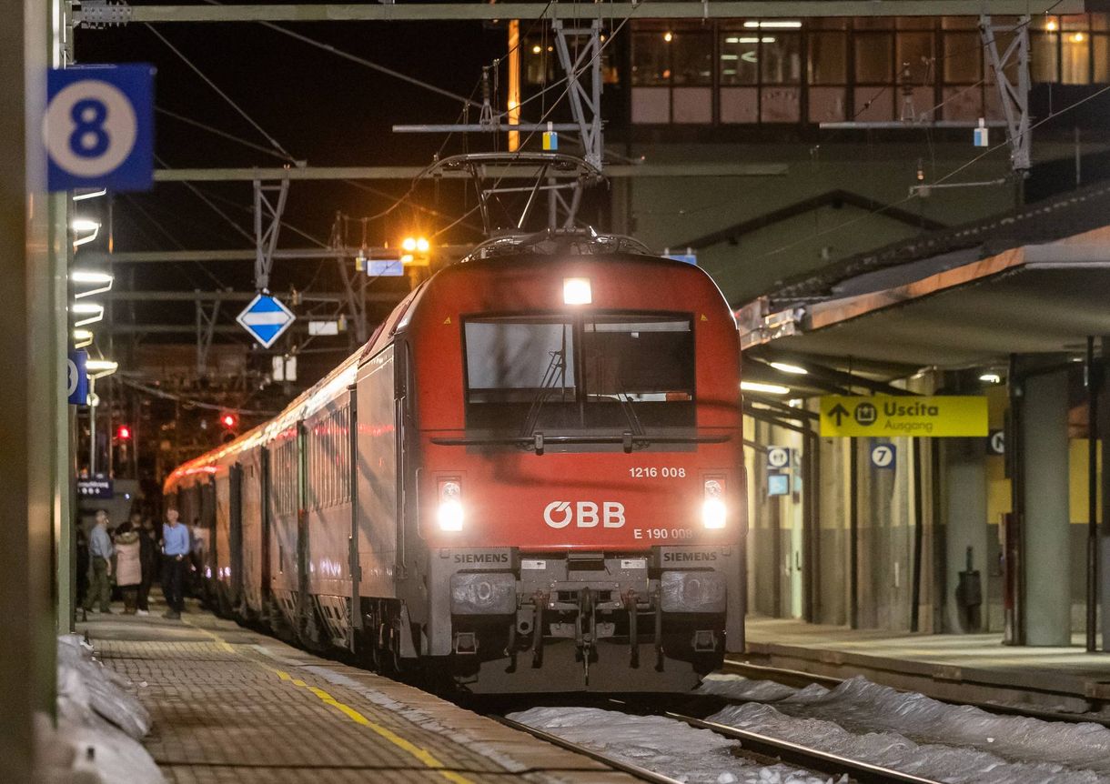 Nem közlekednek a vonatok hétfőn Ausztriában, így kimaradnak a Bécs-Budapest járatok is