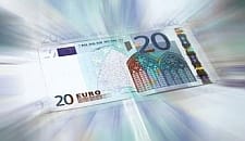 Továbbra is 294 forint alatt jegyzik az eurót