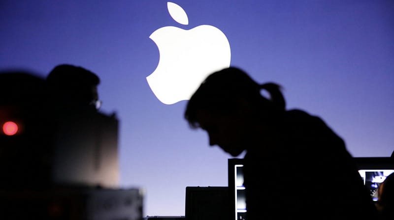 1 kilónál könnyebb laptoppal és 3 milliónál drágább okosórával robbantana az Apple