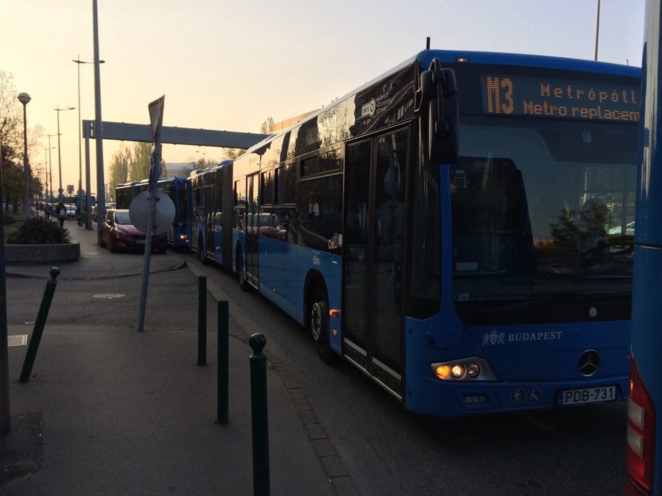 Pótlóbusz jár a felújított 3-as metró vonalán