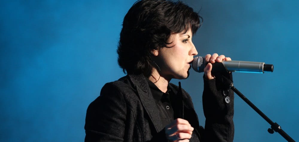 Vasárnap búcsúztatták, holnap temetik a Cranberries énekesnőjét