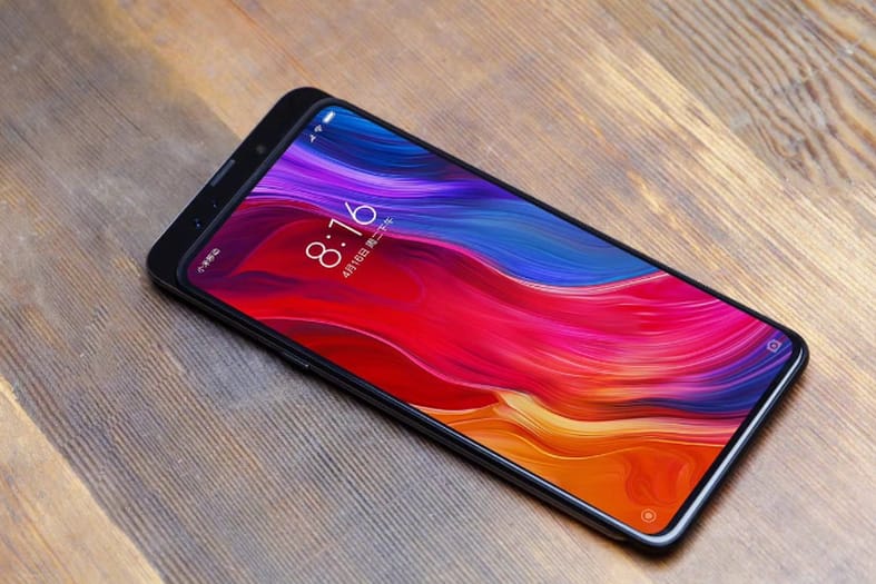 Kiderült: néhány napon belül bemutathatják a világ első 5G telefonját