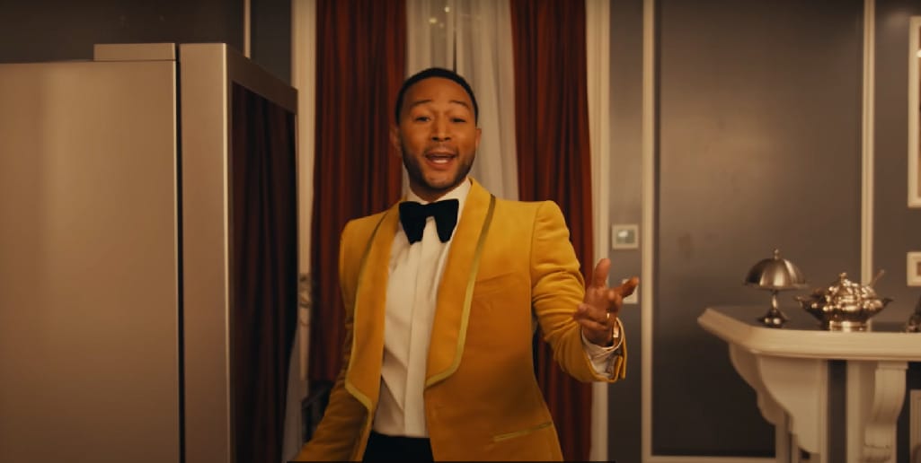 John Legend karácsonyi üzenete: Megérdemeljük