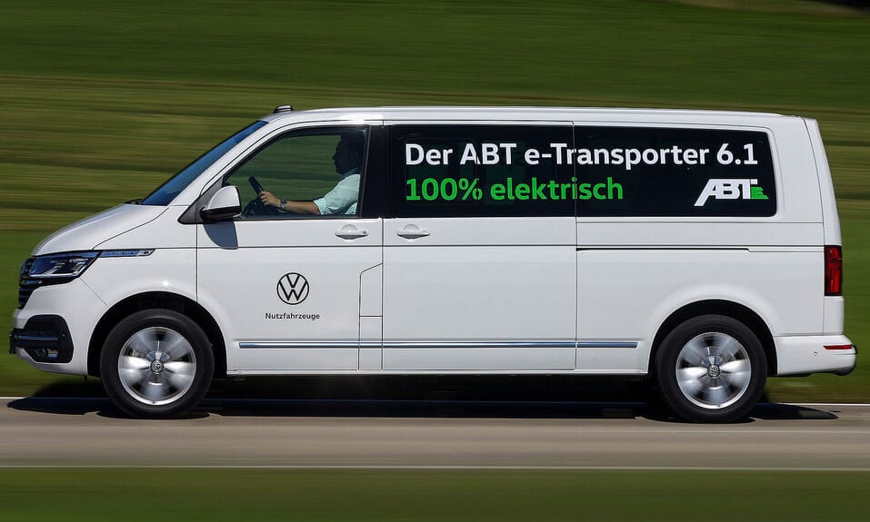 Itt a megoldás: elektromossá alakíthatók a dízel VW kisbuszok, de akad néhány probléma
