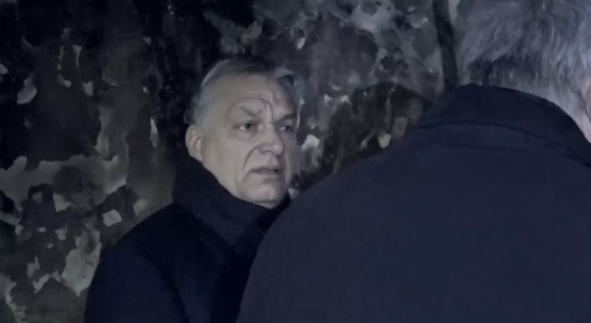 Videó: Orbán személyesen ment el a kiégett református kollégiumba