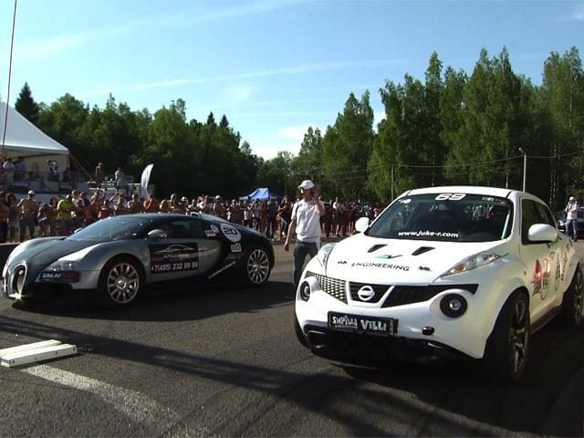Videó: Majdnem lenyomta egy Nissan Juke a Bugatti Veyront