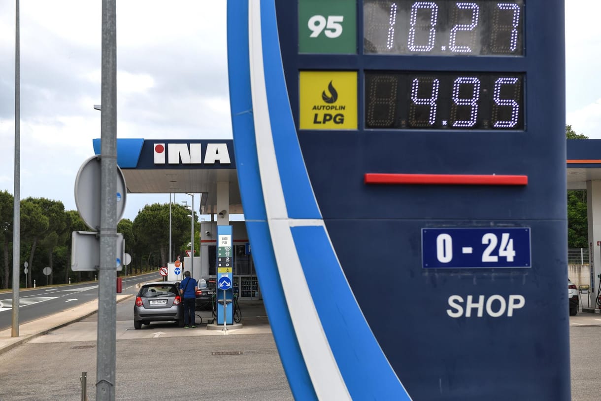 A Mol a sajtóval egy időben tudta meg, hogy őrizetbe vették cége, az INA vezetőit