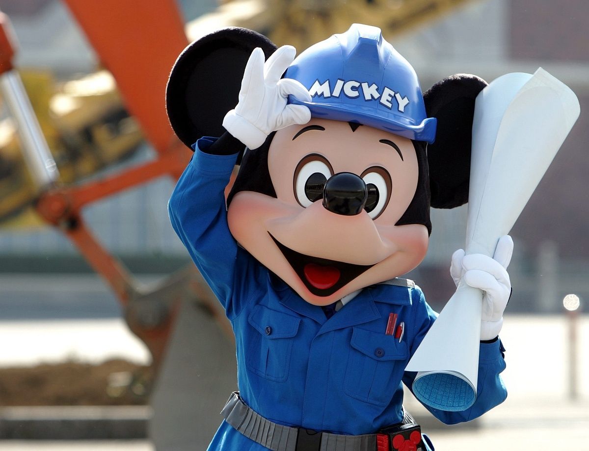 Oltóközpont nyílik a párizsi Disneylandben