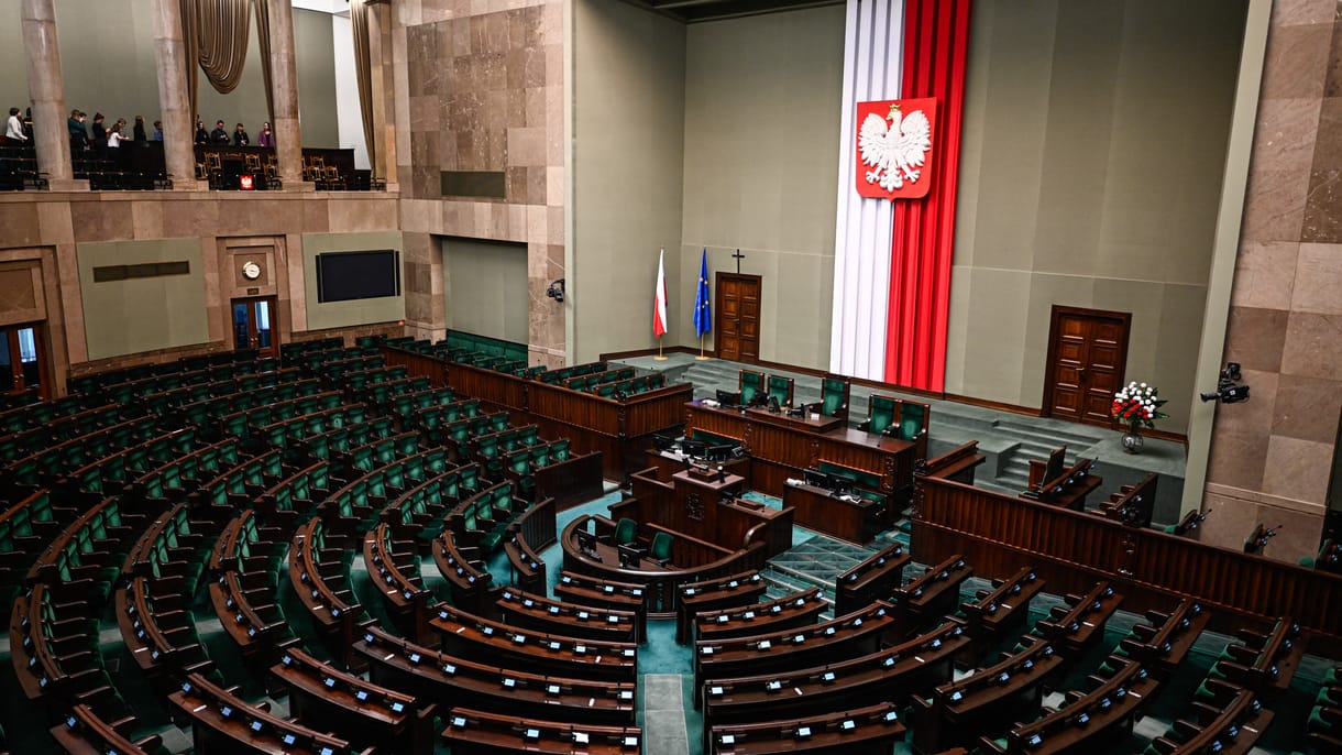 Közpénzek pártérdekből történt elherdálásával gyanúsítják a letartóztatott volt lengyel miniszterhelyettest