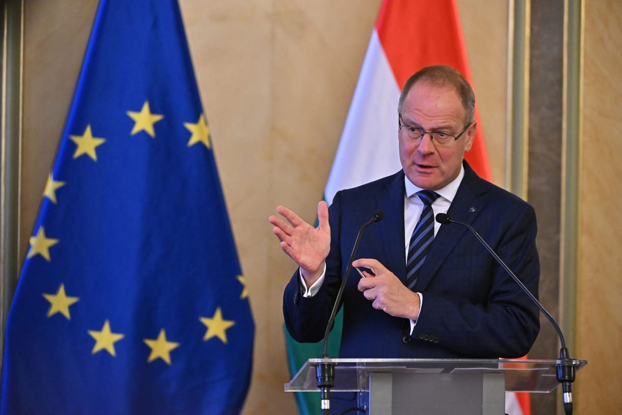 Óriásit kavart a Fidesz, hogy megmentse a kuratóriumban ülő minisztereket a kínos magyarázkodástól