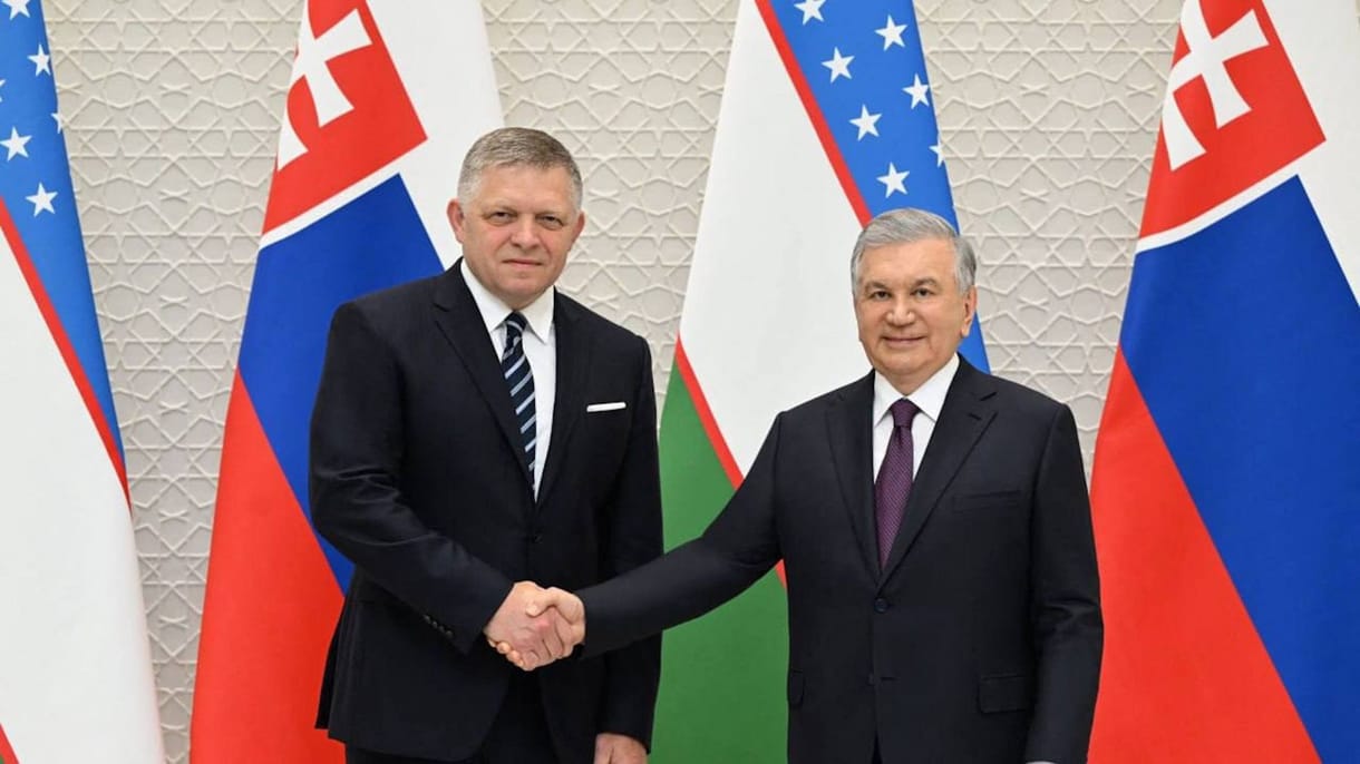 Robert Fico Üzbegisztánban elmélkedett arról, hogy túl sok párt van Szlovákiában, inkább Kína és Vietnám példáját követné