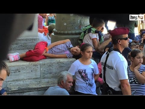 „Miért hagynak a földön feküdni bennünket?” – újabb videó a Keletiből
