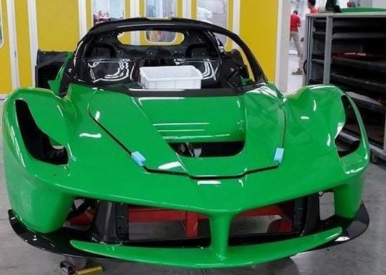Na, ki vett magának máris egy LaFerrarit? 
