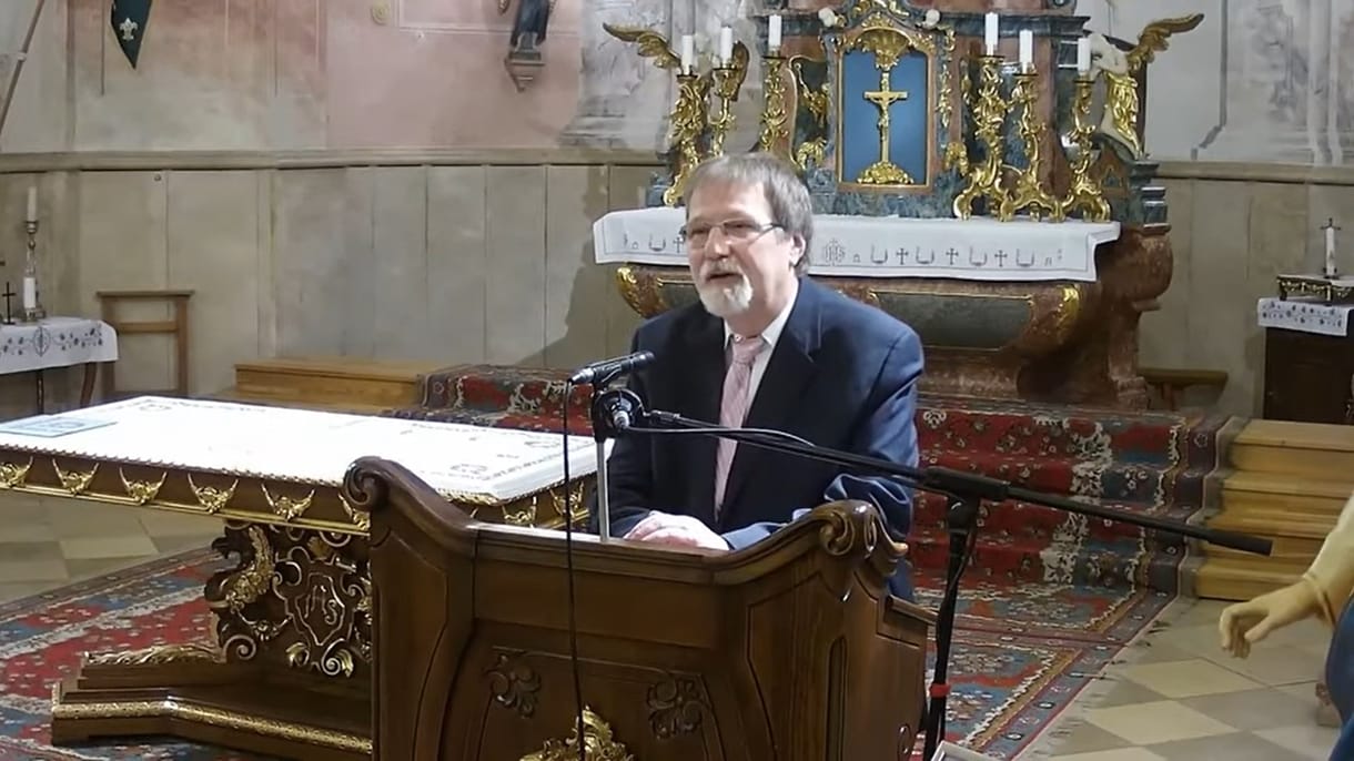 A migránsozás és kampányolás sem maradt ki Solymár fideszes polgármesterének karácsonyi beszédéből