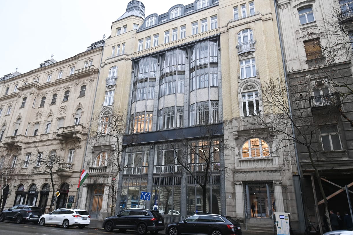 Az érintett kutatóközpontok dolgozóinak túlnyomó többsége elutasítja, hogy az ELTE-hez csatolják munkahelyeiket