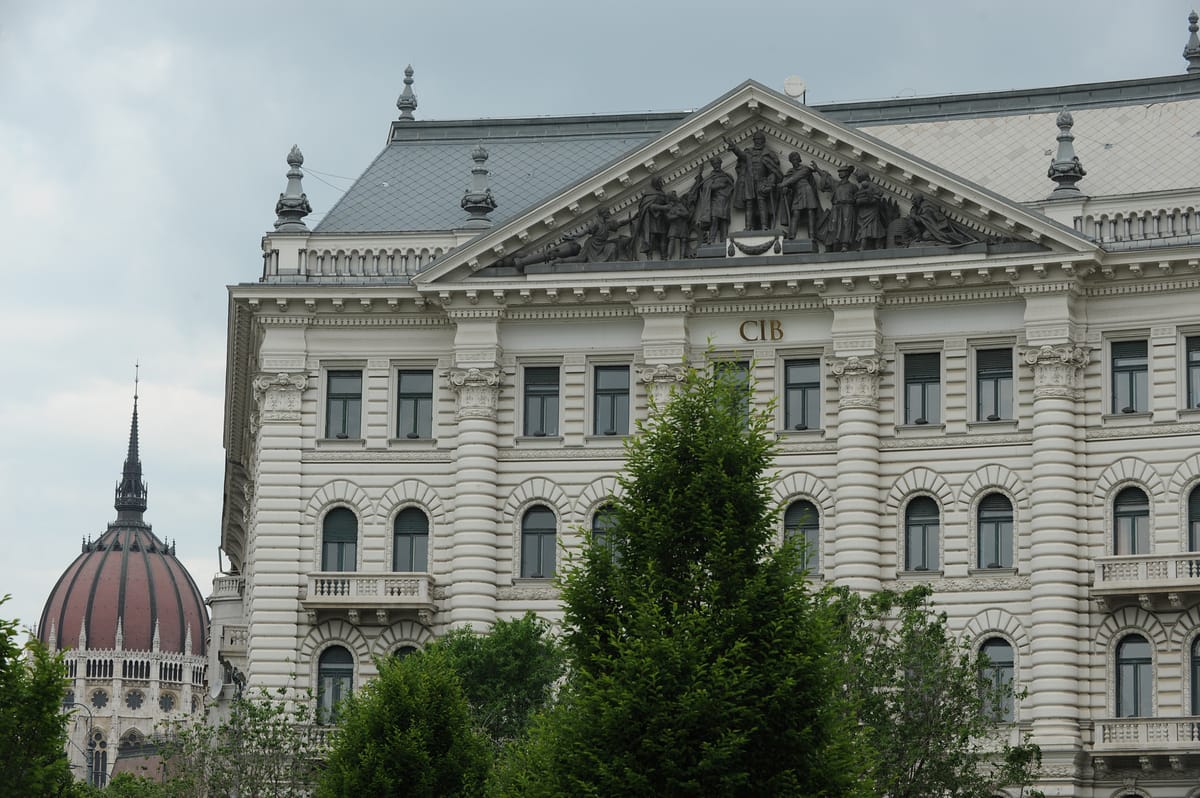 Önkormányzati adóssághegy: a politika miatt fékezhettek be a bankok
