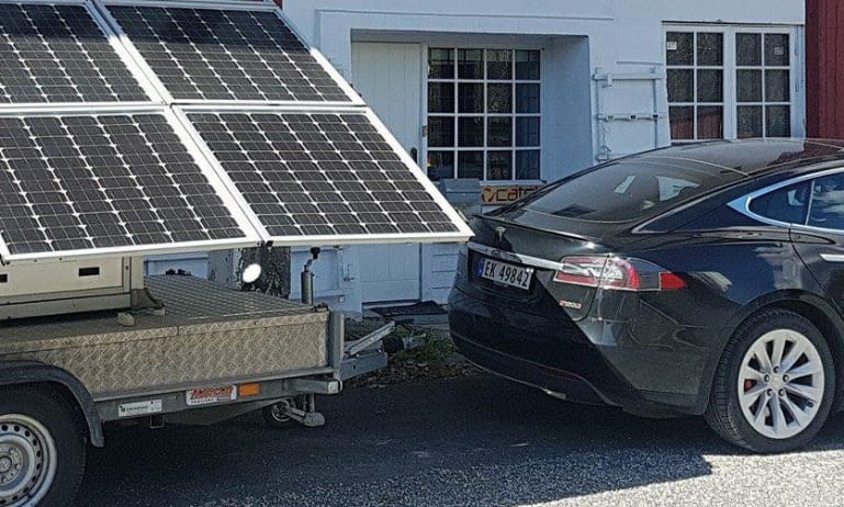 A nap fotója: ennél jobb Tesla utánfutót ki sem lehetne találni
