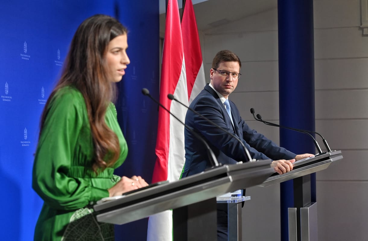 Gulyás: Májusig két oltással is érvényes az oltási igazolvány