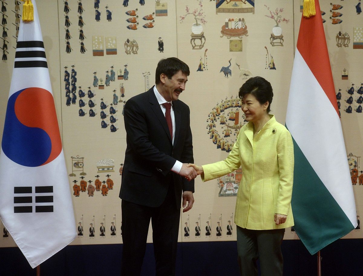 Észak-Korea kiborult, amiért a magyar utat ajánlották neki