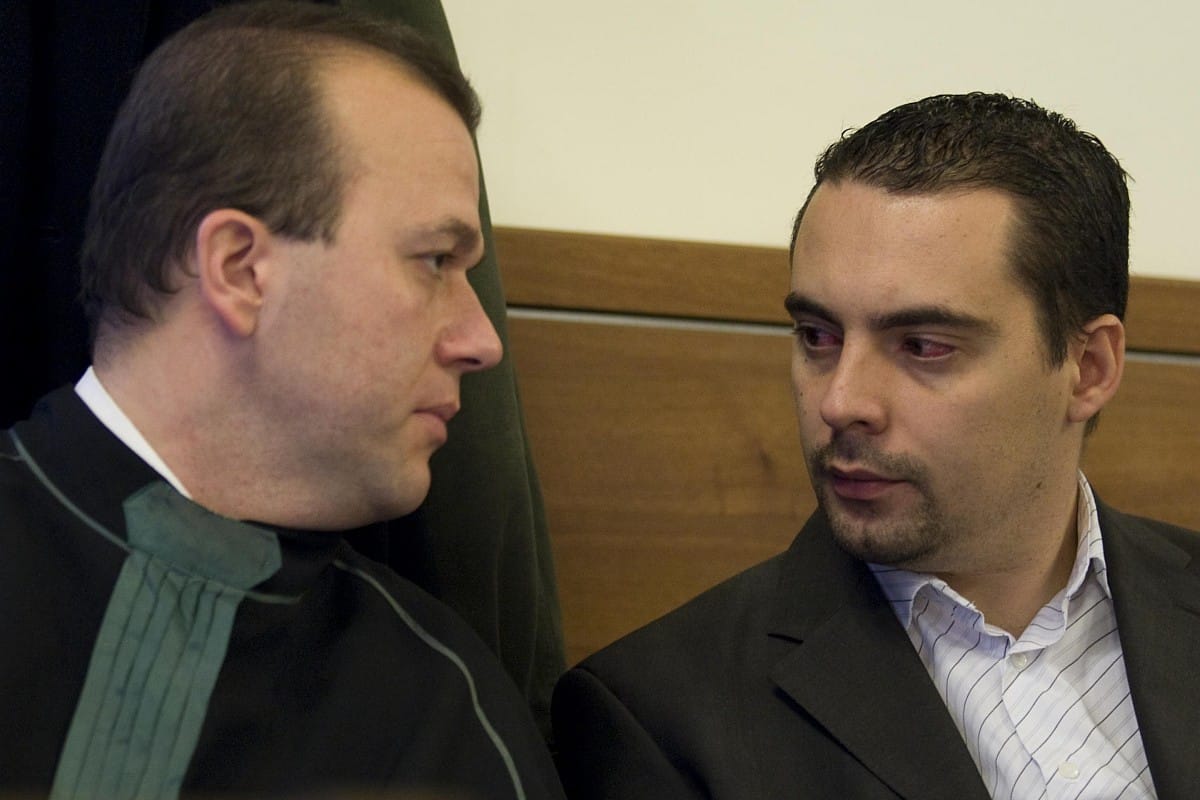 Blokád alá vették a Krímbe vezető utakat ukrán aktivisták