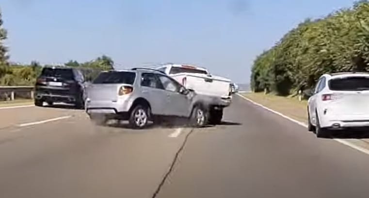 Az ilyen esetek nyomán alakulnak ki 10 kilométeres dugók az autópályákon – videó