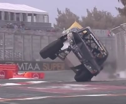 Totális őrület a stadionos off-road versenyzés – videó
