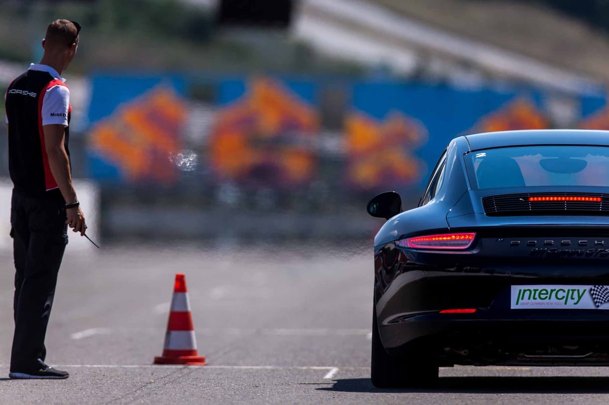 Porsche-tréning - ne csak bután tipord a gázpedált!