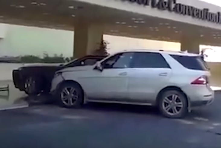 Így kell részegen lezúzni egy 100 milliós Rolls-Royce-t - videó