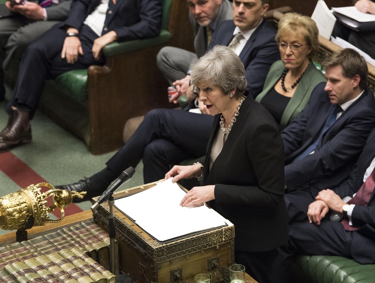 Brit parlament: nem halasztják el a Brexitet, alternatív megoldást keresnek a backstopra
