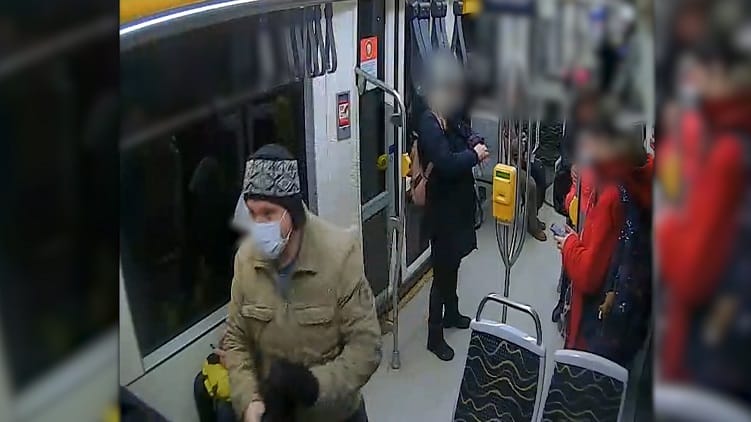 Ellenőrt bántalmaztak egy budapesti villamoson