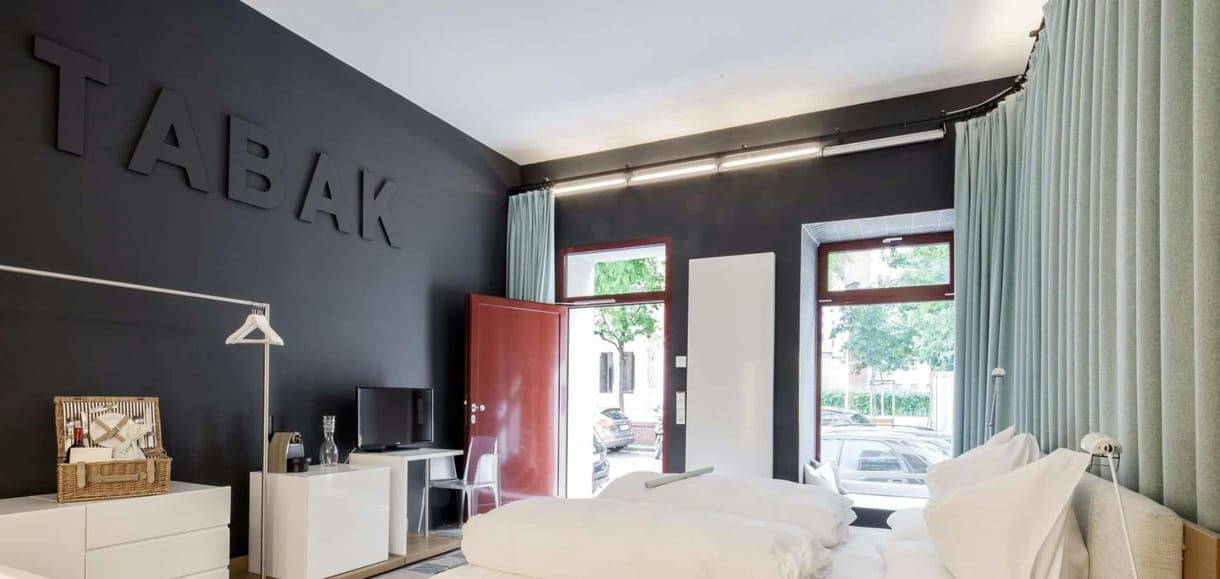 Mekkora üzlet lehet egy volt földszinti üzletben hotellakosztályt nyitni?