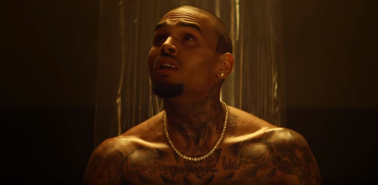Szabadon engedték a nemi erőszakkal vádolt Chris Brownt