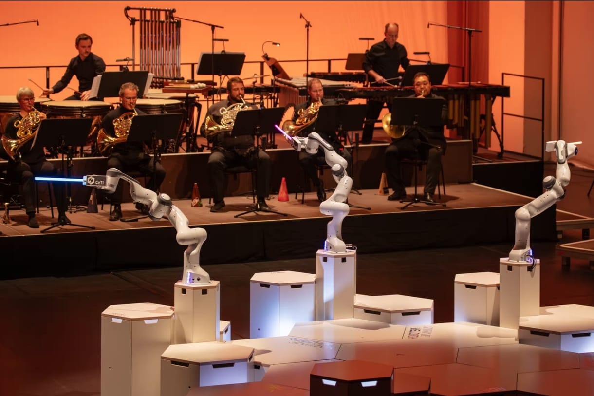 Háromkarú robot vezényelte a Drezdai Szimfonikusokat - videó