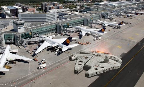 Harrison Ford repülős incidense: újra támadnak a mémek
