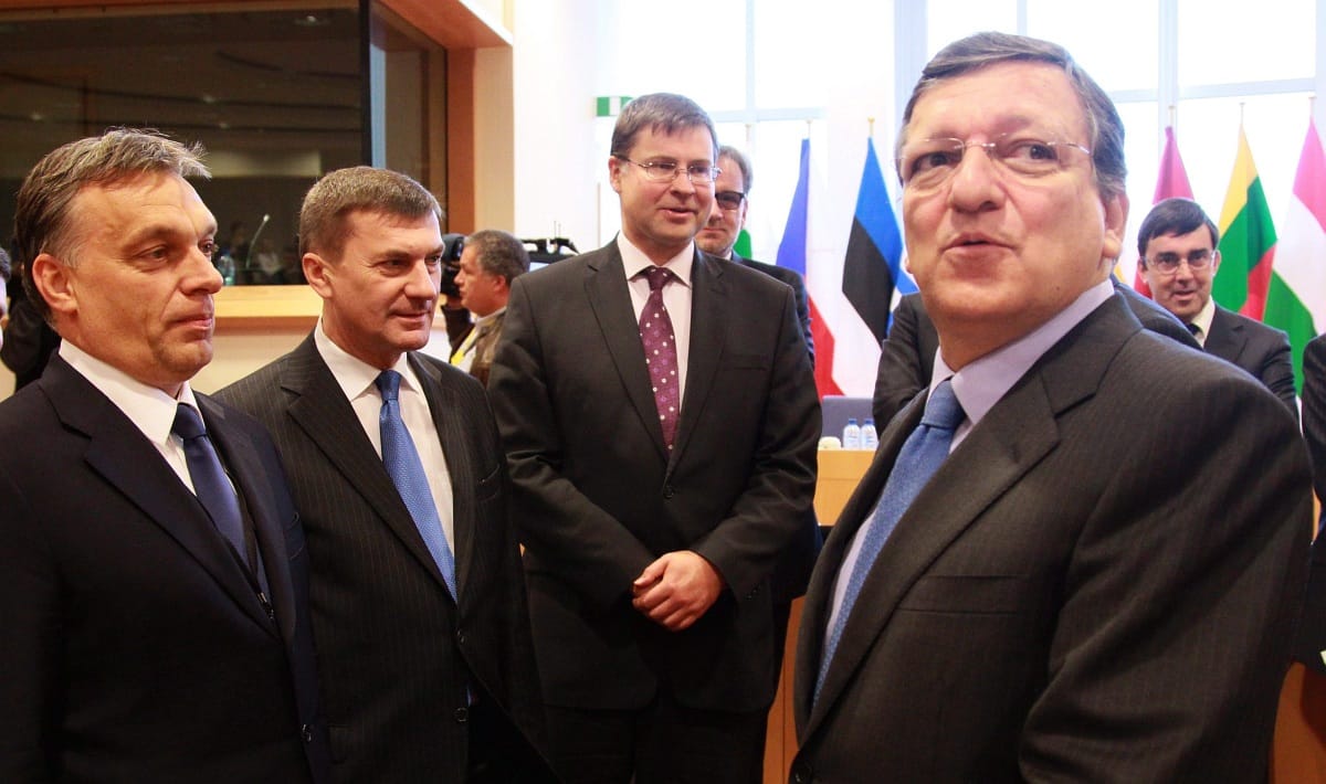 Kemény ütközetre készül Orbán barátaival