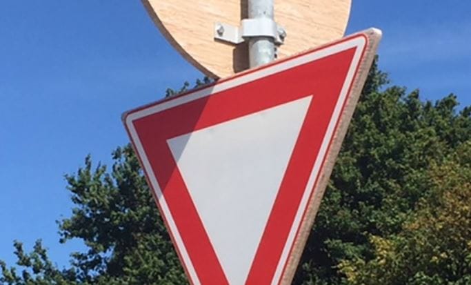 Jöhetnek a bambuszból készült KRESZ-táblák?