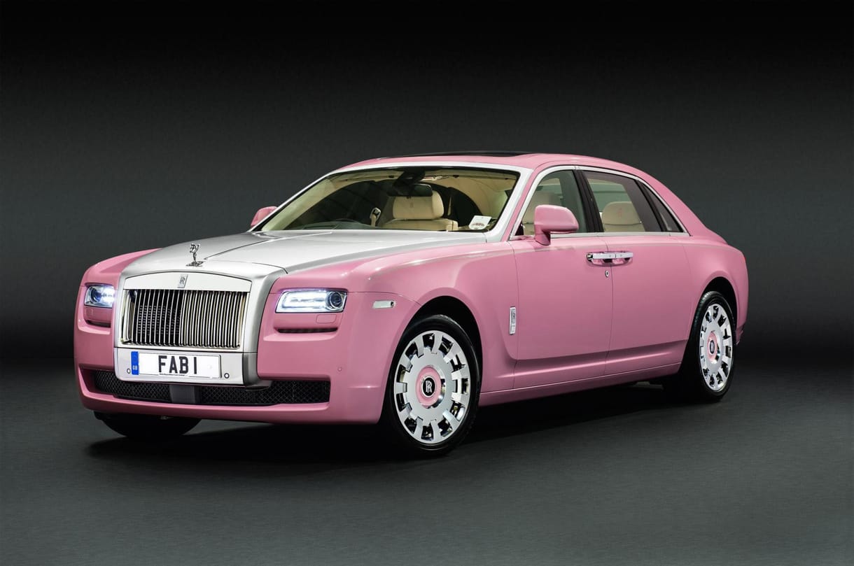 Rózsaszín Rolls-Royce-szal a mellrák ellen - fotók