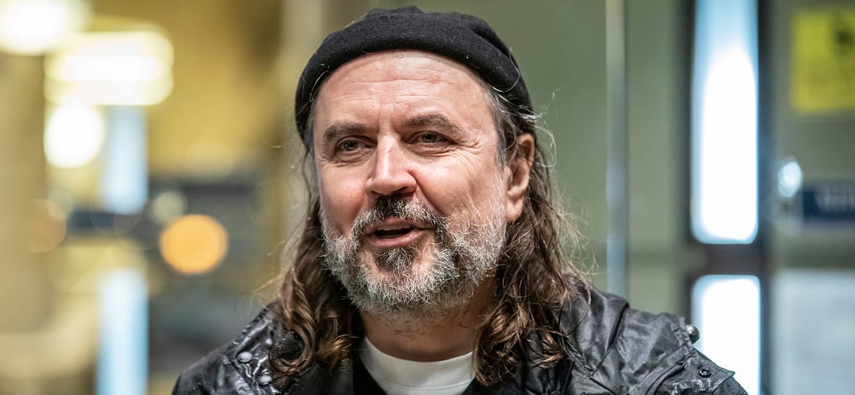 „Képtelenek vagyunk megérteni Orbán hozzáállását” – Interjú a Nemzeti Színházban Orbánnak üzenő rendezővel