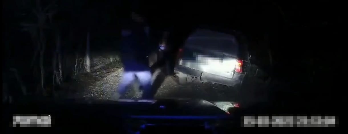 Részegen, jogosítvány nélkül menekült a rendőrök elől Pápán egy autós – videó