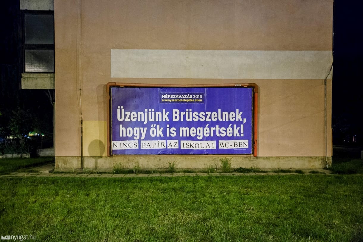 Megszólalt a kormányzati plakát meghekkelője