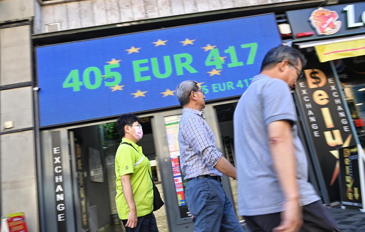 416-is is gyengült szerdán a forint árfolyama